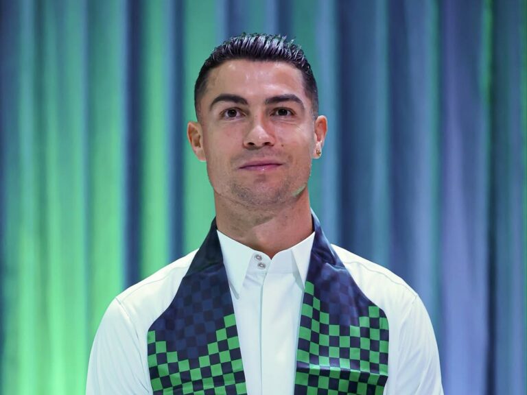 Cristiano Ronaldo devient le premier footballeur milliardaire !